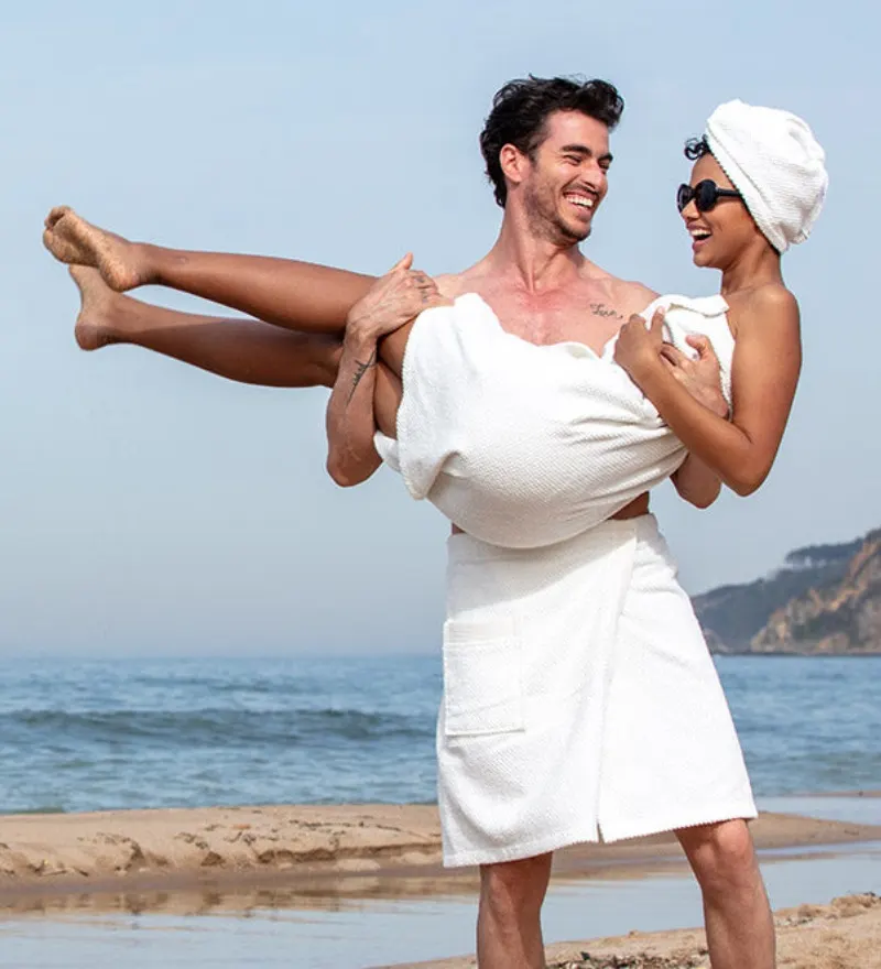Guide to Bathrobe Materials: Choosing The Best Fabric for Robes